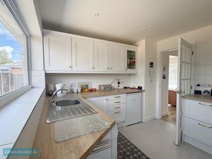 Kitchen- click for photo gallery